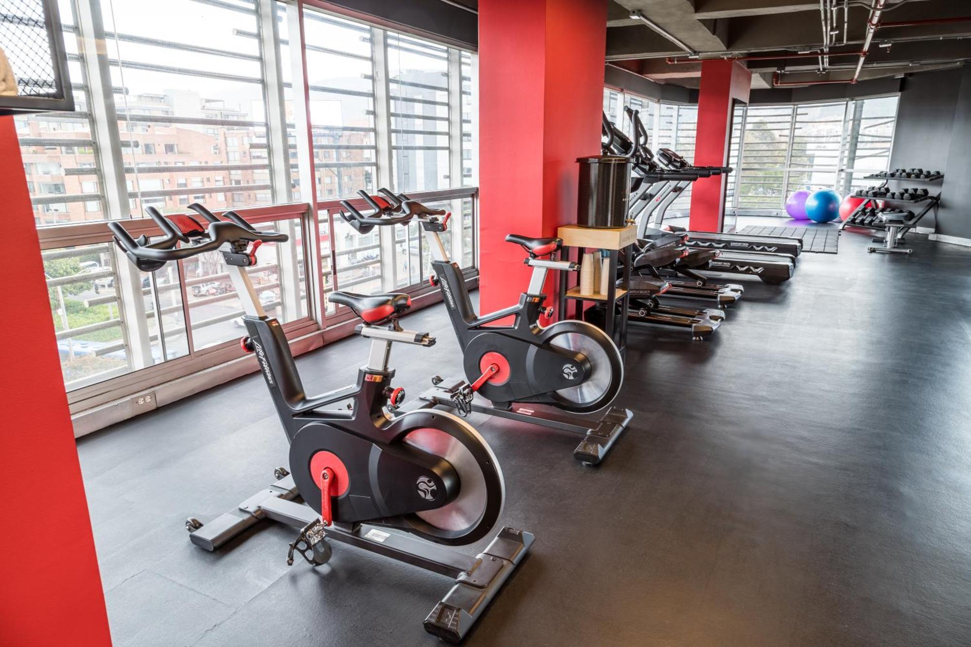 Sonesta Hotel Богота Экстерьер фото The Fitness Centre at the University of Roehampton